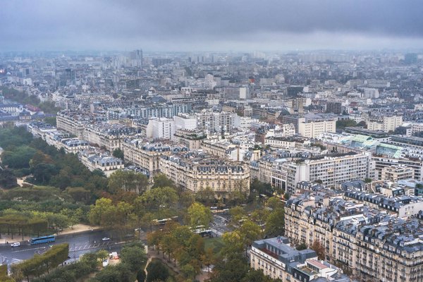 Où pratiquer la randonnée dans les montagnes de l'Atlas en Algérie : itinéraires et équipements ?